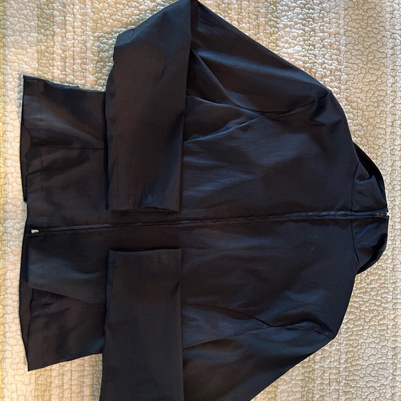 TADASHI SHOJI black formal, unadorned top with collar, back zip - Picture 2 of 5